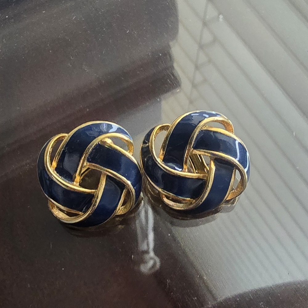 Napier Vintage Basket Weave Woven Gold Blue Round Domed Screw Back Earrings